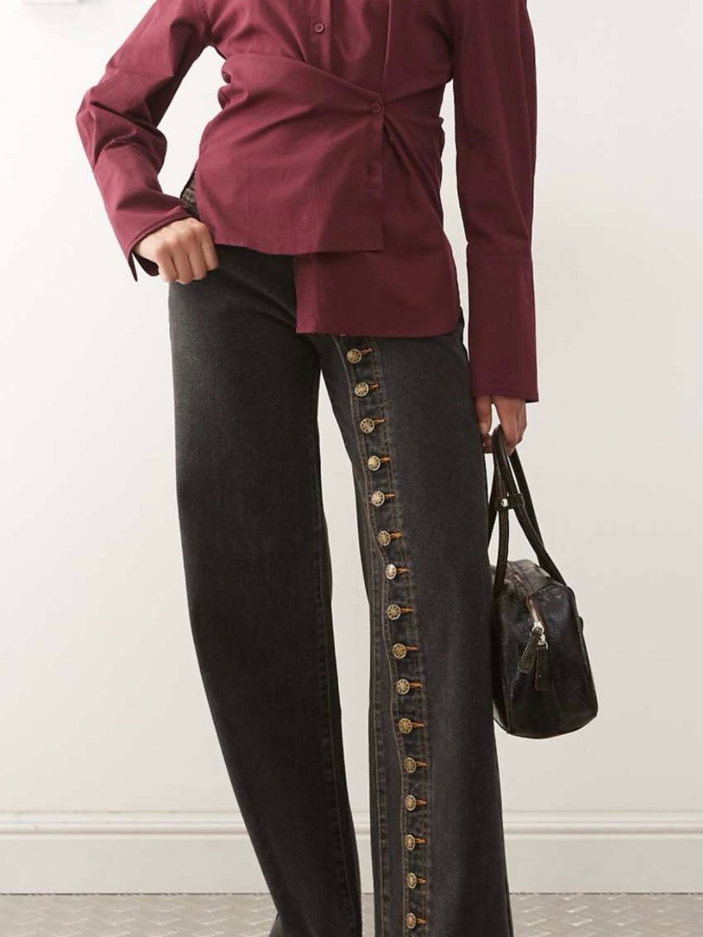 Women's High-Rise Wide-Leg Button-Trim Jeans - Black - Picture 2 of 5